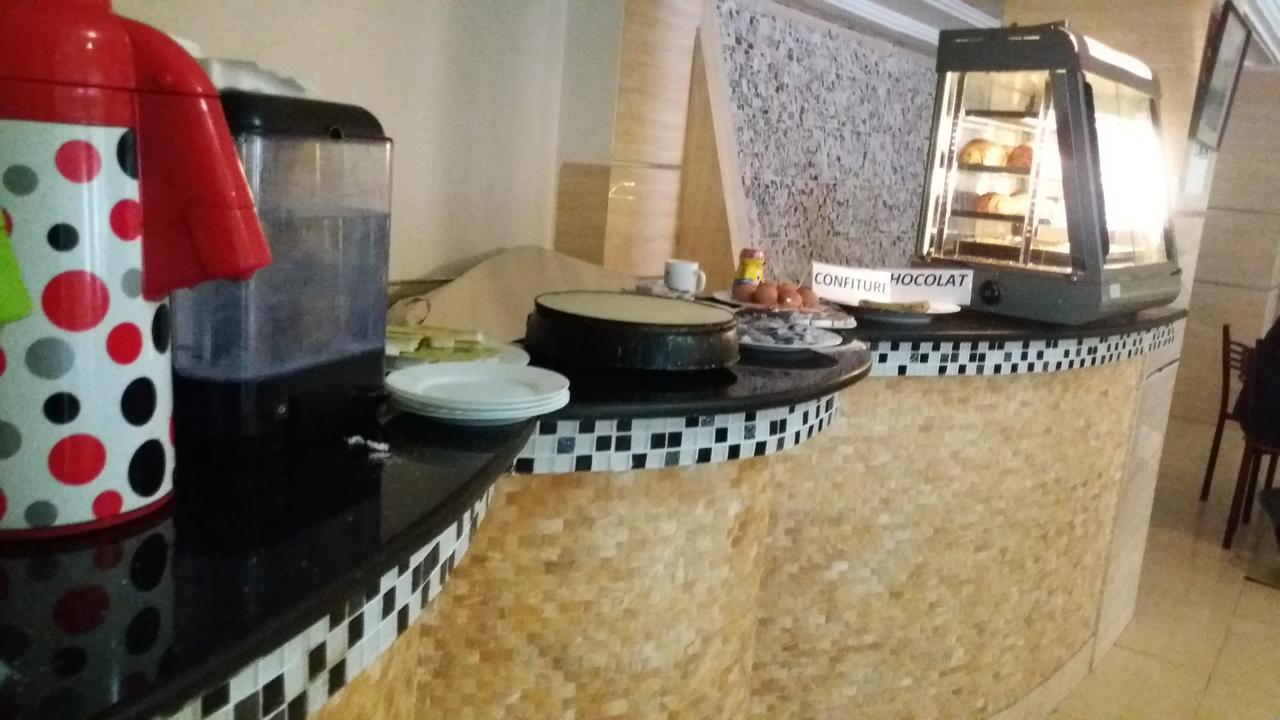 Hotel Privilege Bir El Djir Exterior foto